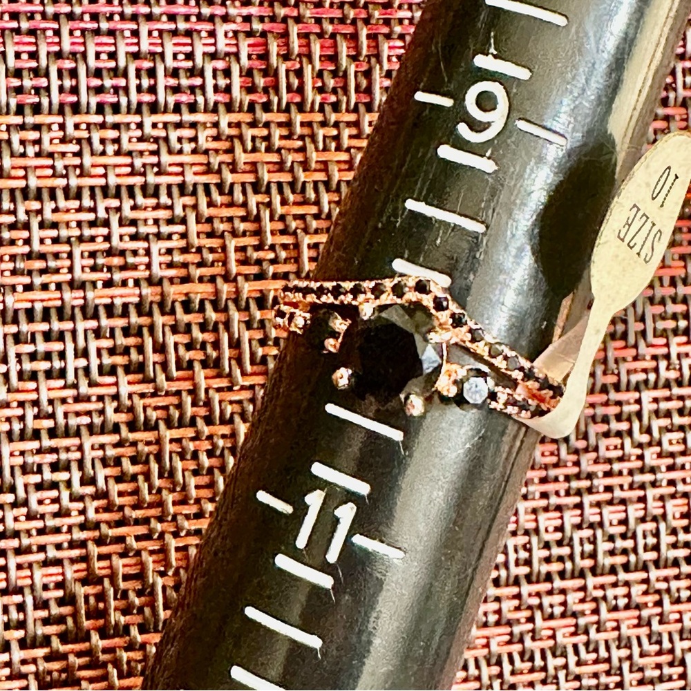 Fragrant Jewels Black and Gold Ring